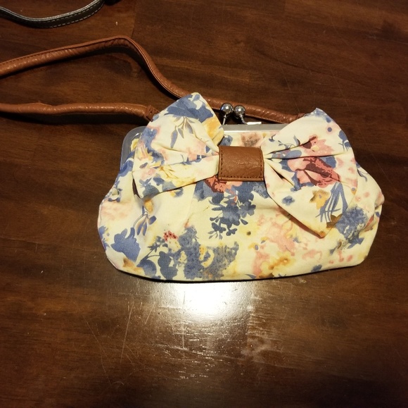 Purse - Picture 1 of 1